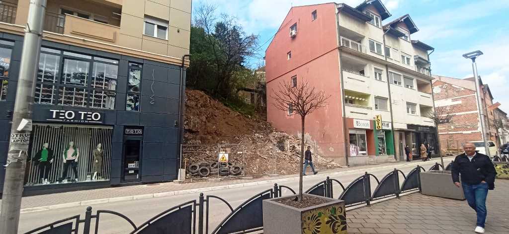 Zvornik stara srusena kuca 2