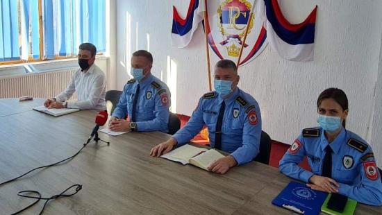 policija